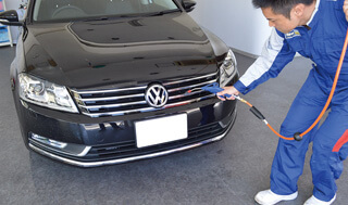 エアガンで溝の水飛ばし